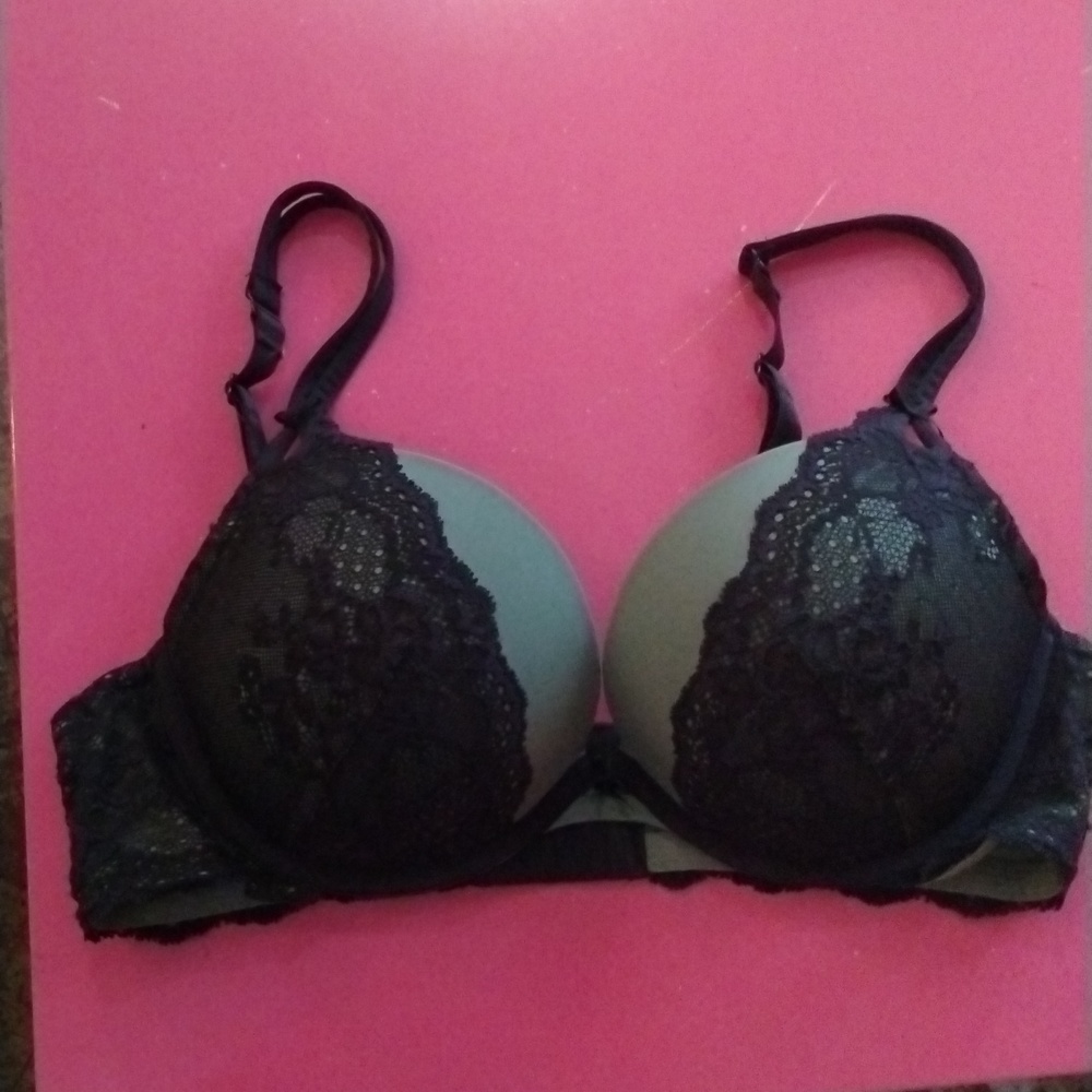 Torrid Push up bra 36D.